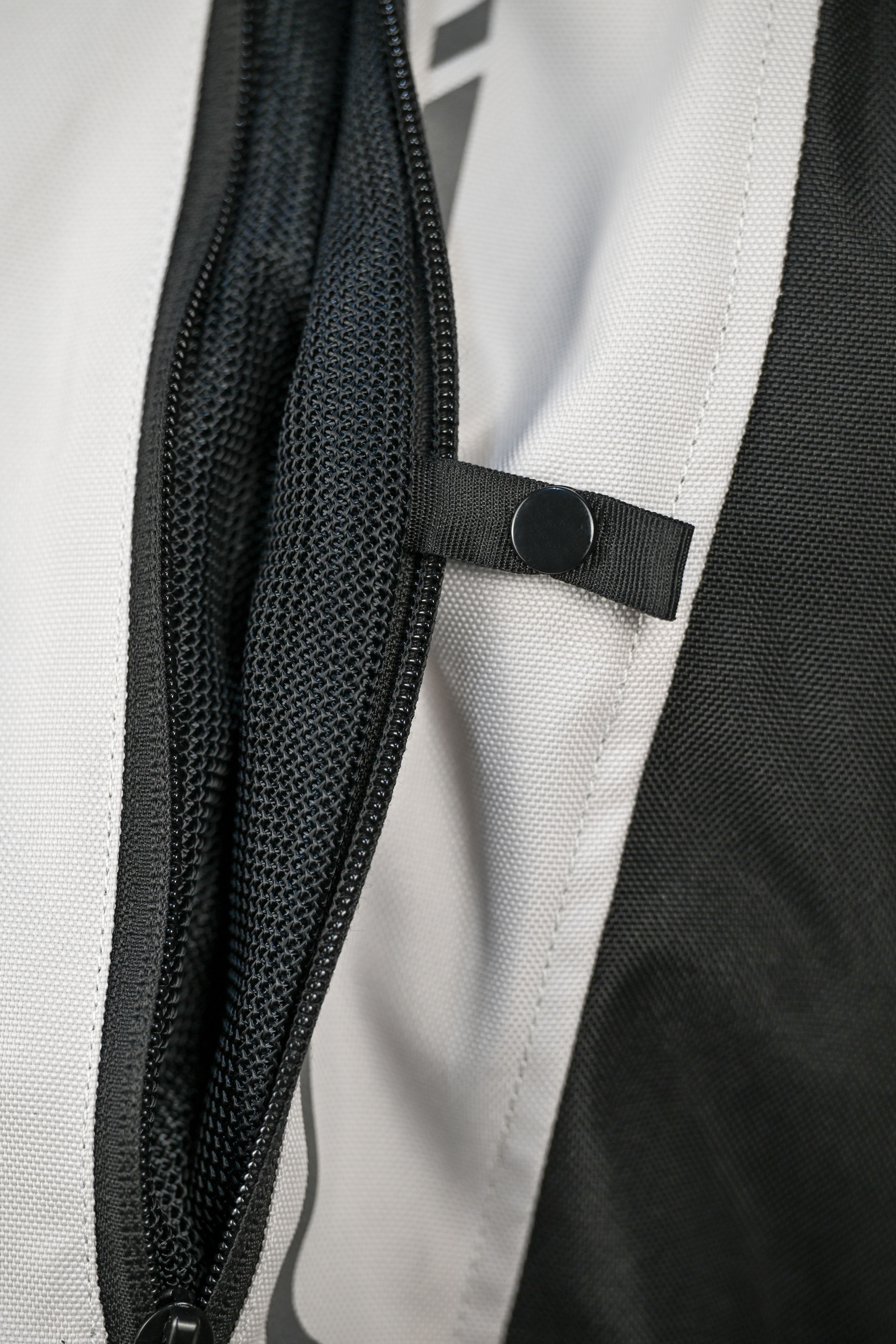 NARVIK Button closure ventilation panels DSC 9552